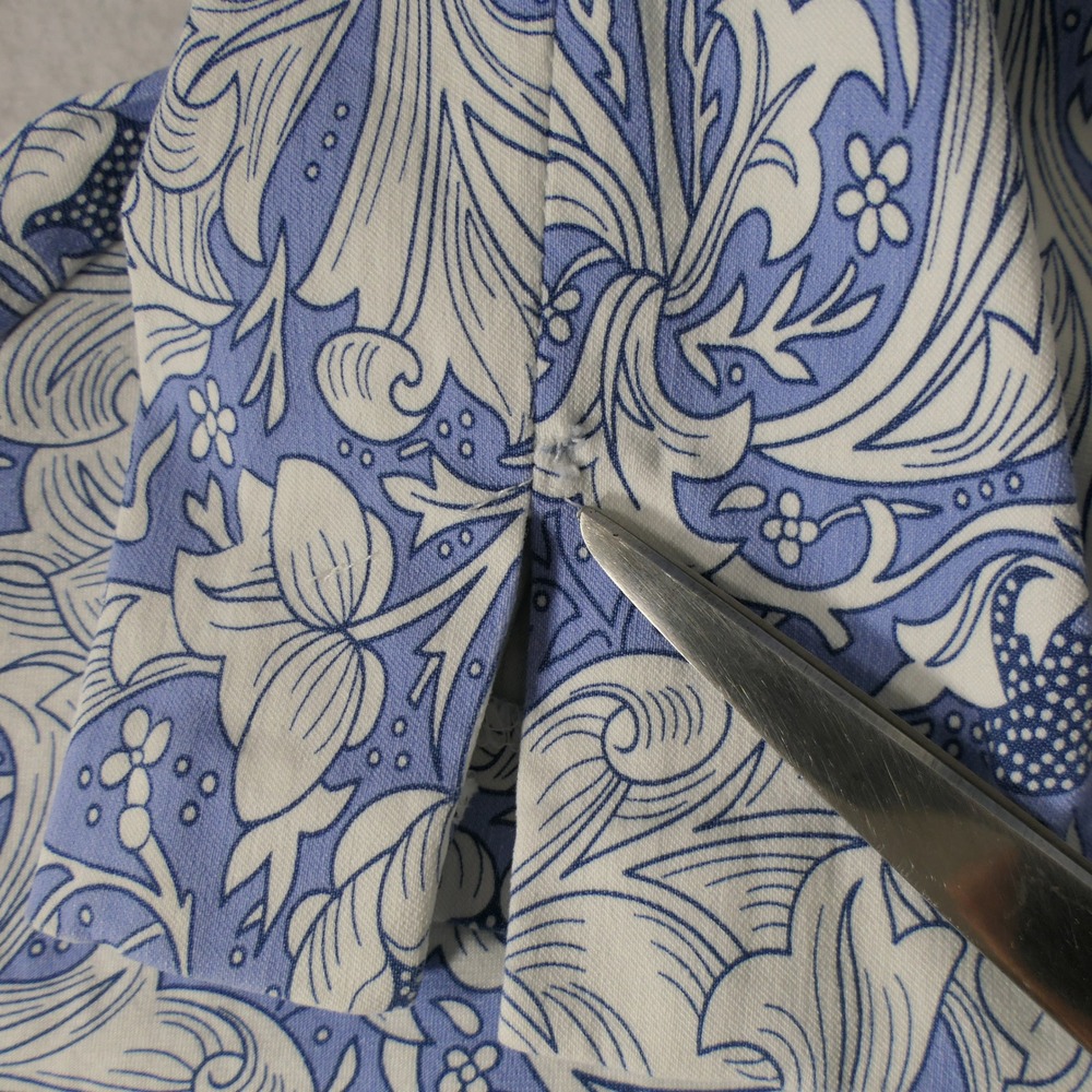 Patchington Women Cropped Pants 10 Blue White Floral Acanthus Print 8403J-804‎ - Picture 7 of 9